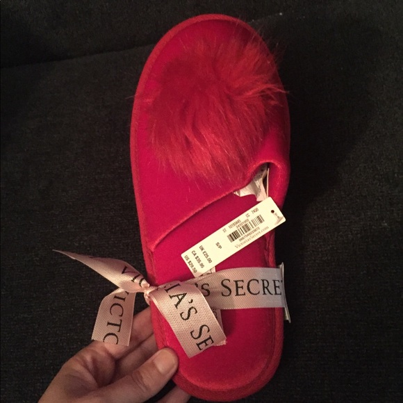 NWT Victoria secret slippers - Picture 2 of 3